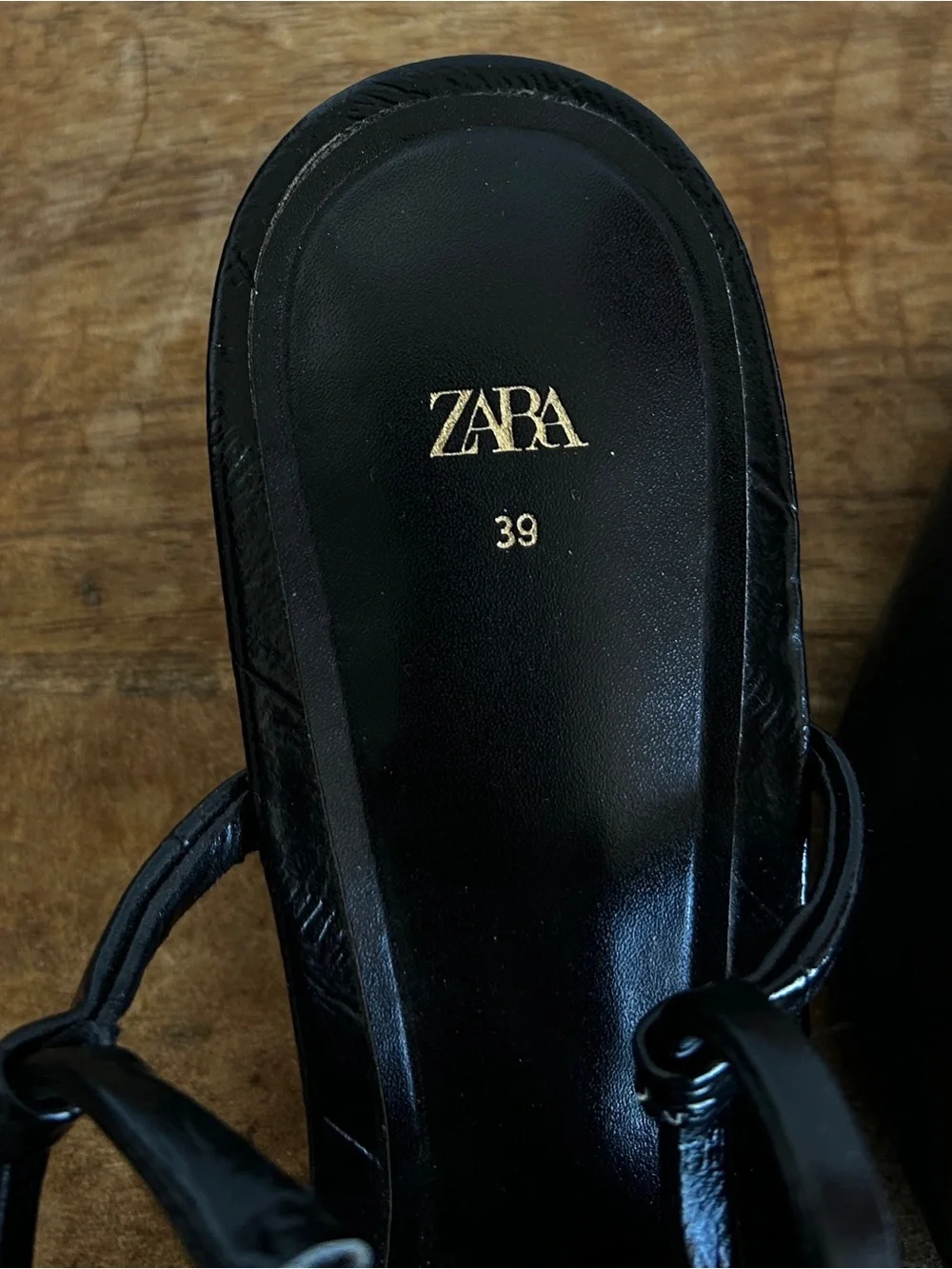 Zara elegant black